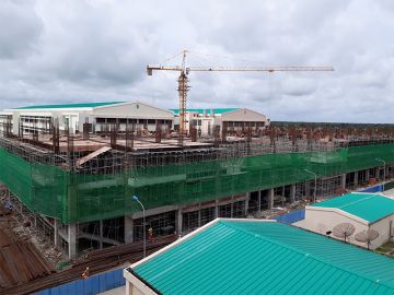 工作在工厂缅甸